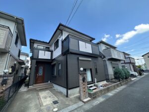 [坂戸市 K様邸]劣化した屋根をカバー工法で改善｜外壁塗装と同時施工した事例